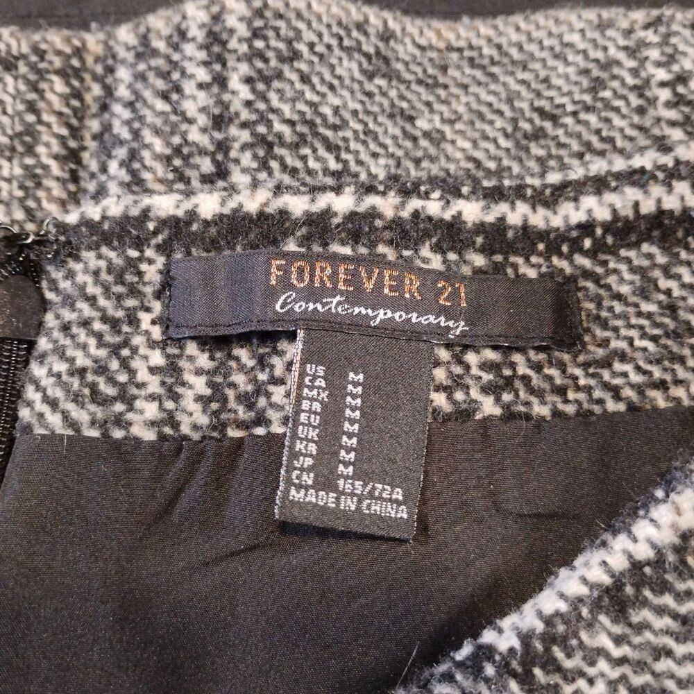 Forever 21 Contemporary Wool Blend Mini Skirt Size Medium Black Plaid - Picture 4 of 8